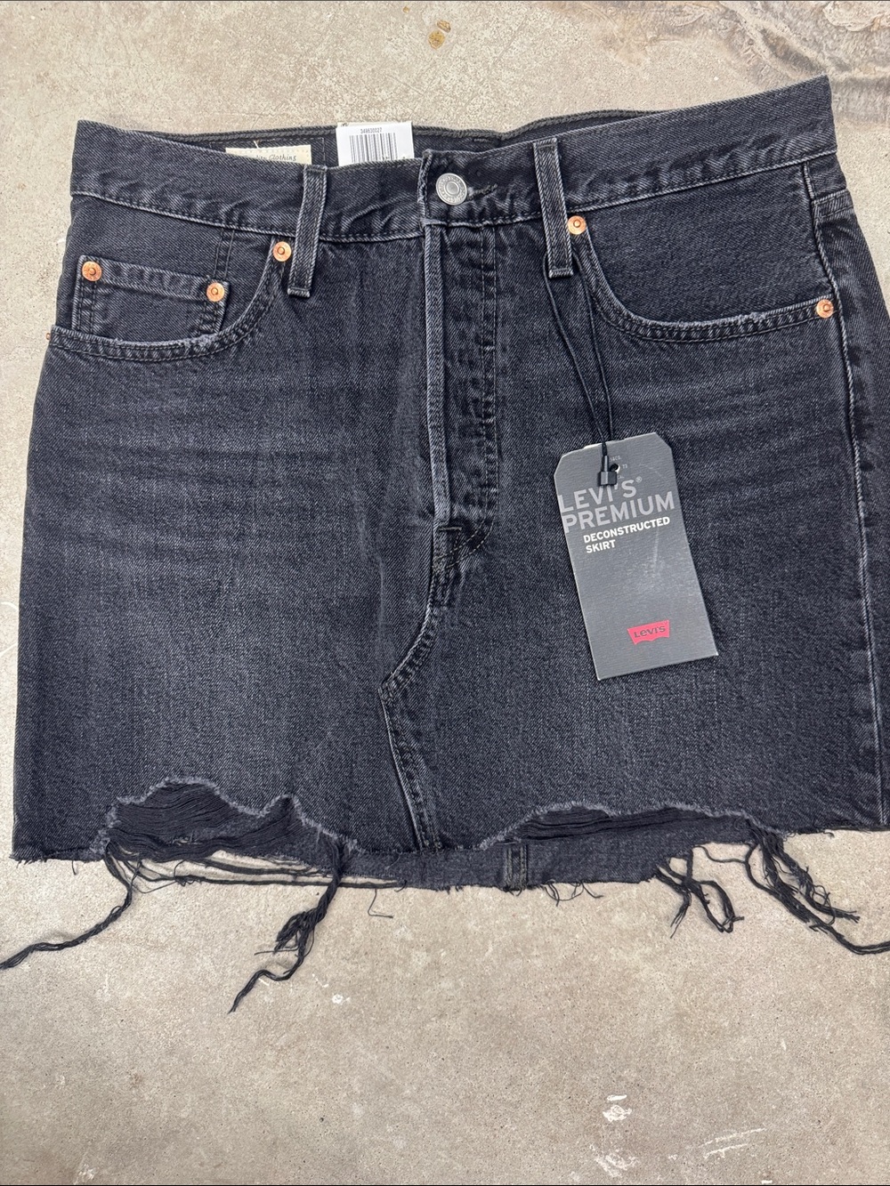 Levi's Women's Black Deconstructed Denim Mini Skirt, size 28